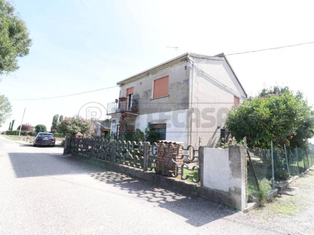 Villa in vendita a Bondeno FE