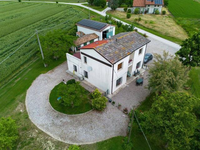 Villa in vendita a Bondeno FE