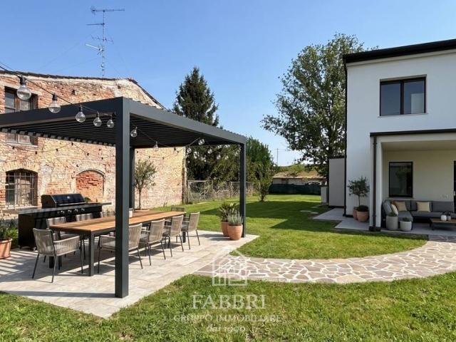 Villa in vendita a Bondeno FE