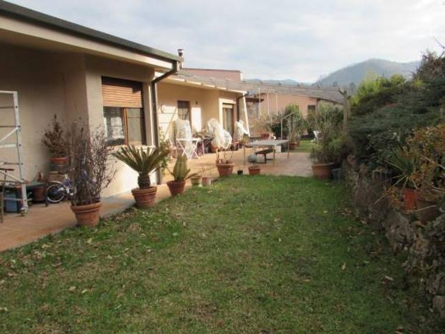 Villa in vendita a Borgo a Mozzano LU