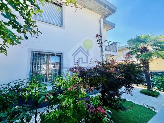 Villa in vendita a Borgo San Giovanni LO