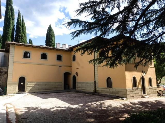 VILLA in VENDITA a BORGO SAN LORENZO BORGO SAN LORENZO di 10 vani