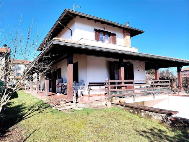 Villa in vendita a Borgo Ticino NO