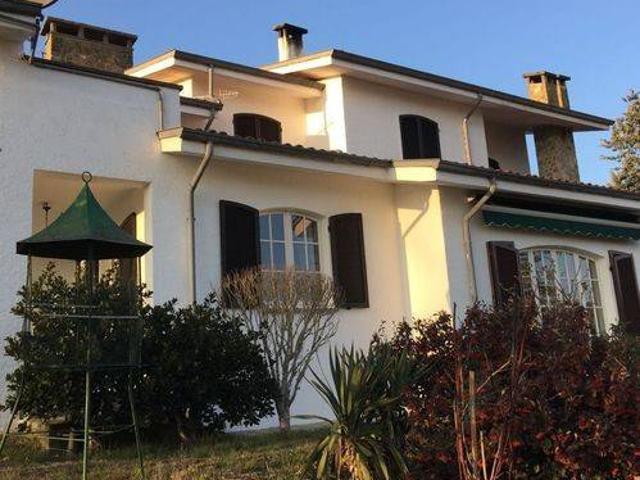 Villa in vendita a Borgo Val di Taro PR