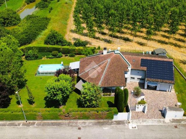 Villa in vendita a Borgo Virgilio MN