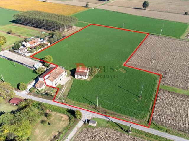 Villa in vendita a Borgocarbonara MN