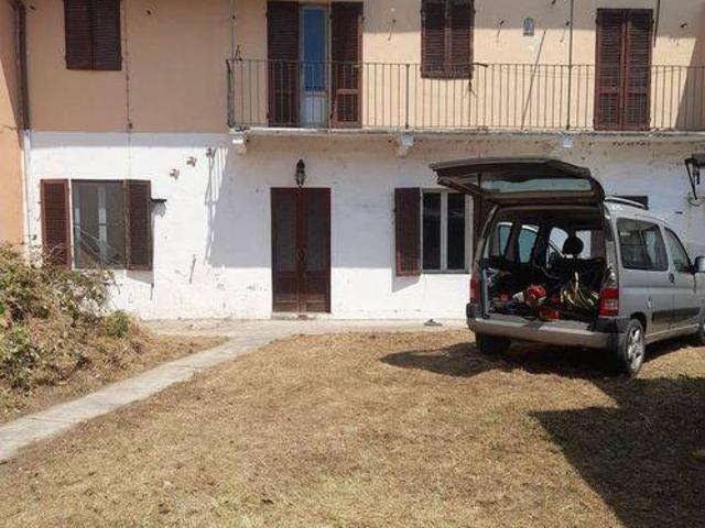 Villa in vendita a Borgolavezzaro NO