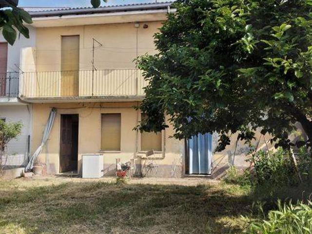 Villa in vendita a Borgolavezzaro NO