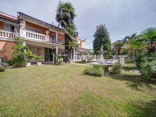 Villa in vendita a Borgomanero