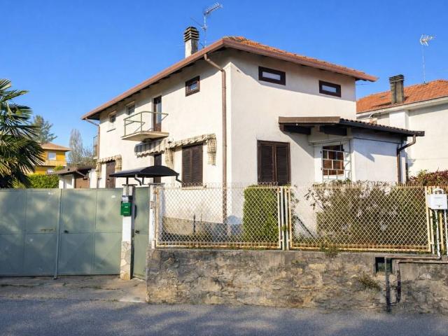 Villa in vendita a Borgomanero NO