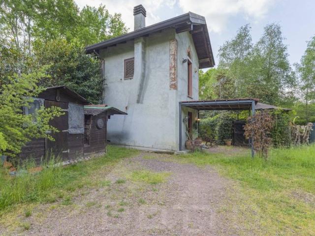 Villa in vendita a Borgomanero NO