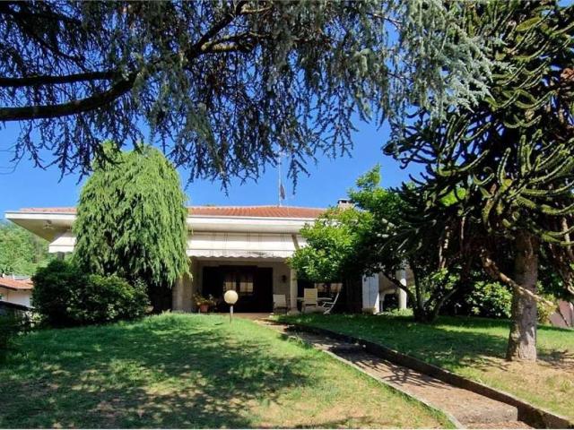 Villa in vendita a Borgomanero NO