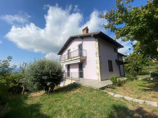 Villa in vendita a Borgonovo Val Tidone