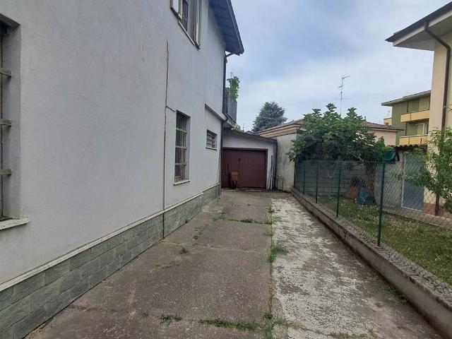 Villa in vendita a Borgonovo Val Tidone PC