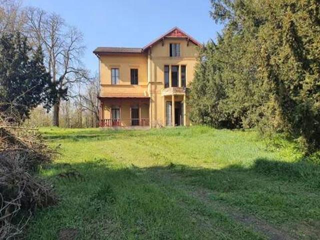 Villa in vendita a Borgonovo Val Tidone PC