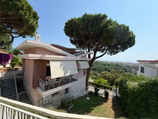 Villa in vendita a Borghetto Santo Spirito SV