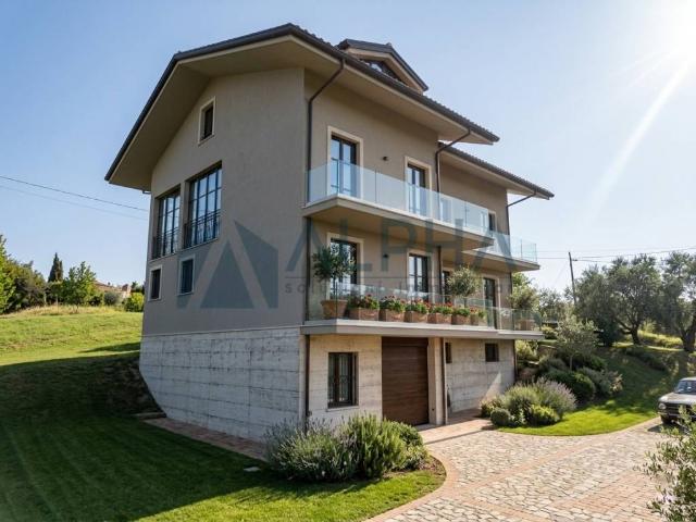 Villa in vendita a Borghi FC