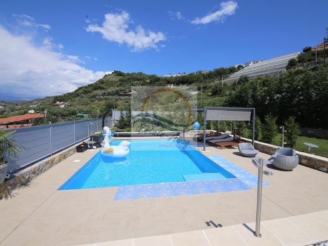 Villa in vendita a Bordighera