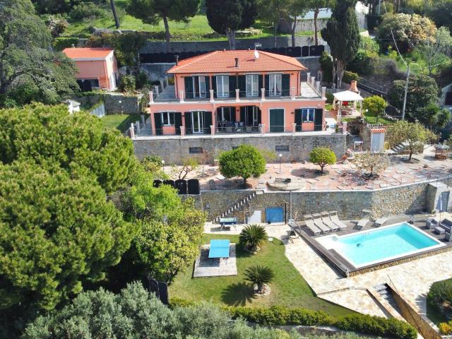 Villa in vendita a Bordighera