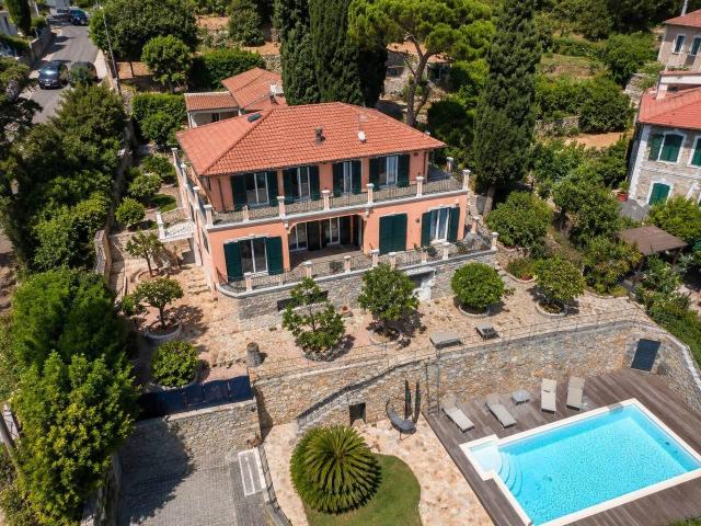 Villa in vendita a Bordighera
