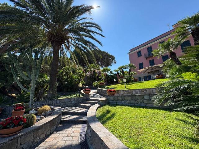 Villa in vendita a Bordighera IM