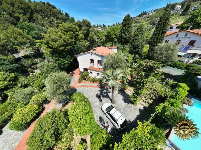 Villa in vendita a Bordighera IM