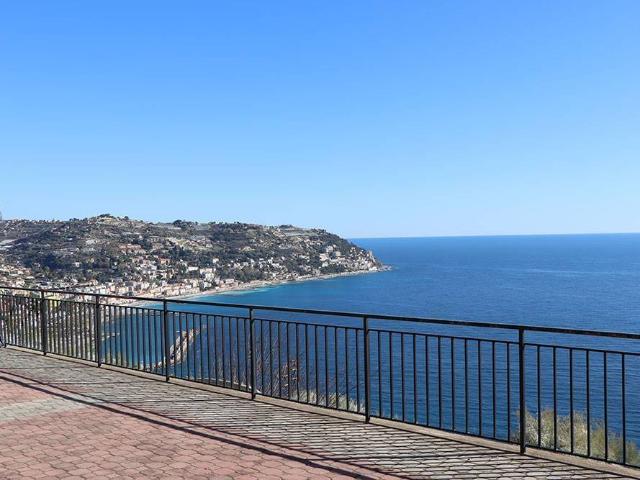 Villa in vendita a Bordighera IM