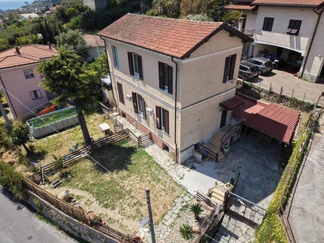 Villa in vendita a Bordighera IM