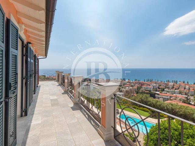 Villa in vendita a Bordighera IM