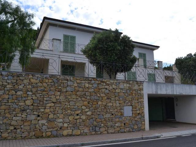 Villa in vendita a Bordighera IM