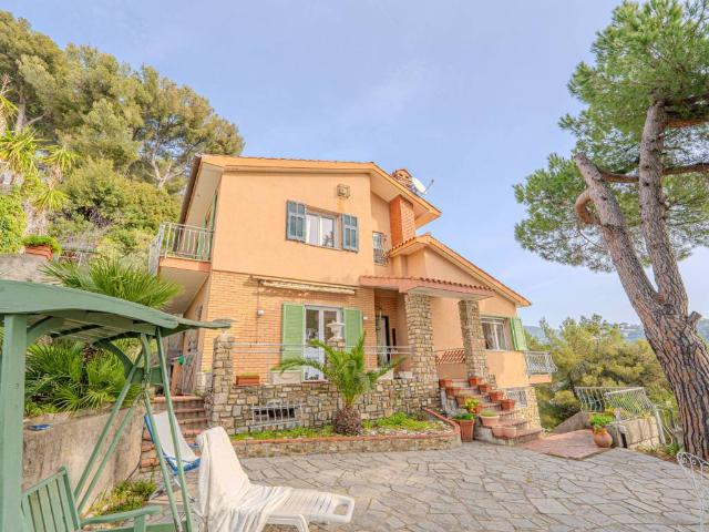 Villa in vendita a Bordighera IM