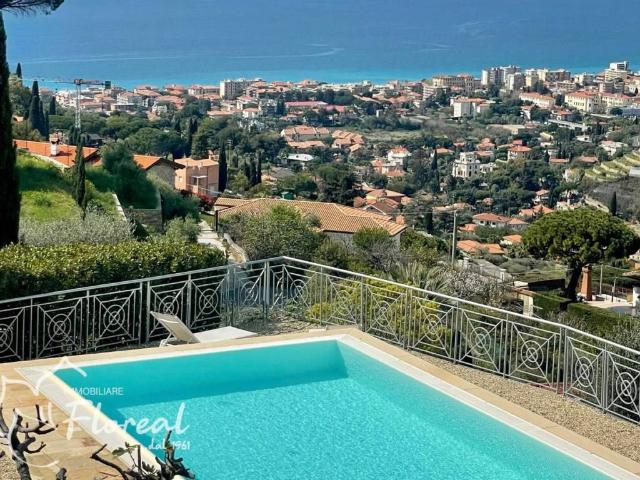 Villa in vendita a Bordighera IM