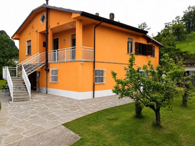 Villa in vendita a Bore PR