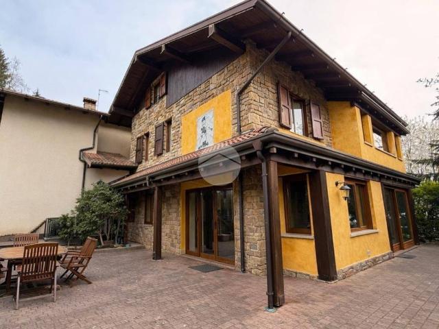 Villa in vendita a Borno BS