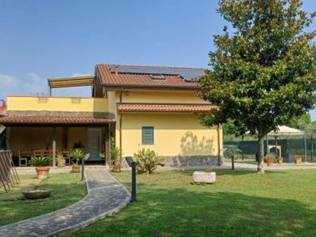 Villa in vendita a Battilana Carrara 220 mq Rif: 1424089