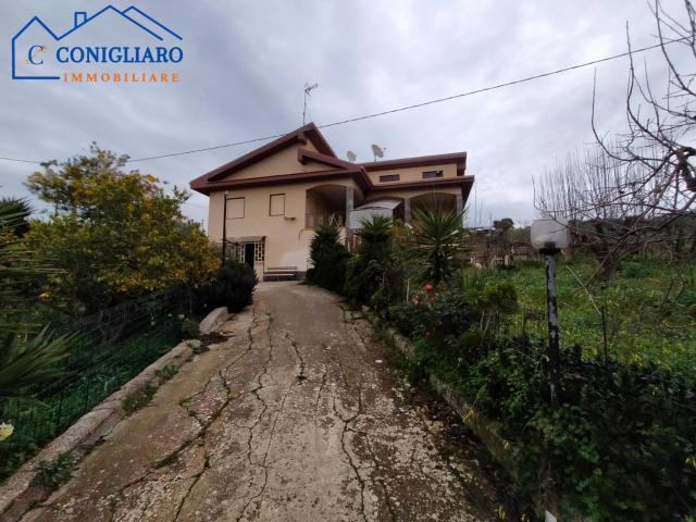 Villa in vendita a Baucina