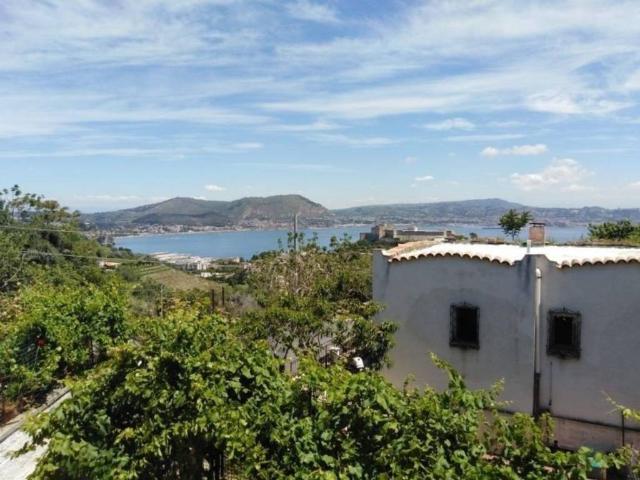 Villa in vendita a Bacoli NA