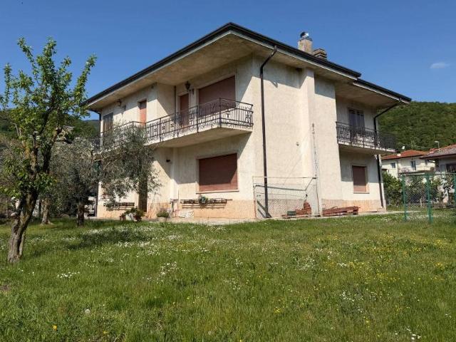 Villa in vendita a Badia Calavena VR