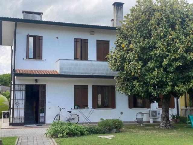 Villa in vendita a Badia Polesine RO