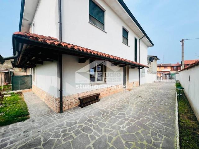 Villa in vendita a Bagnolo Cremasco CR