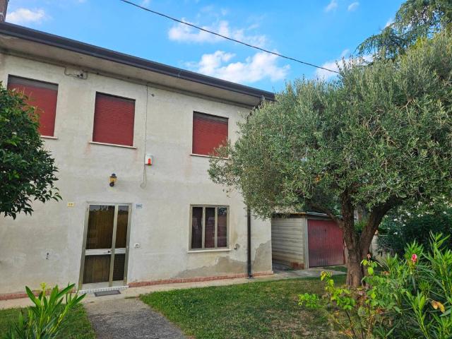 Villa in vendita a Bagnolo di Po RO