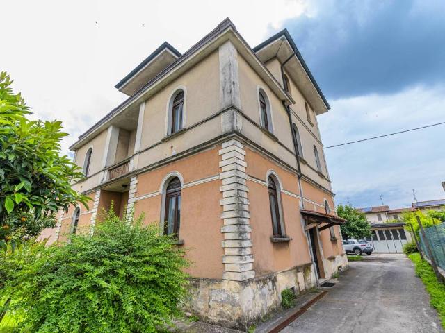 Villa in vendita a Bagnolo Mella BS