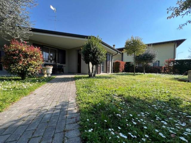 Villa in vendita a Bagnolo San Vito MN