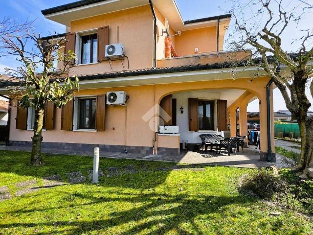 Villa in vendita a Bagnolo San Vito MN