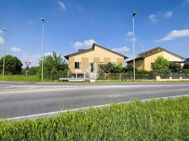 Villa in vendita a Bagnolo San Vito MN