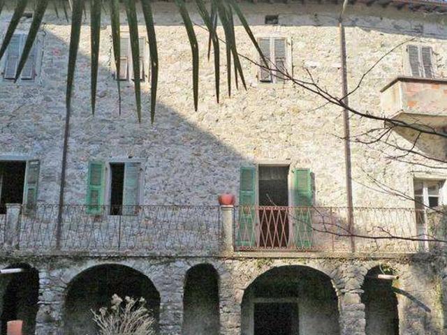 Villa in vendita a Bagnone MS