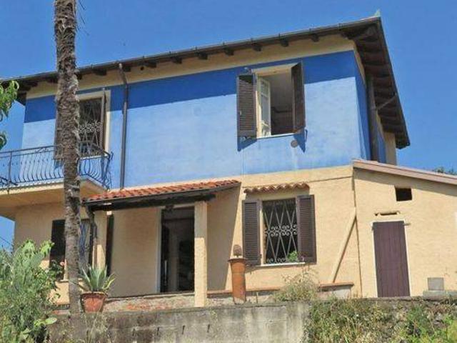 Villa in vendita a Bagnone MS
