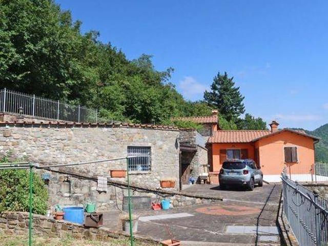 Villa in vendita a Bagnone MS