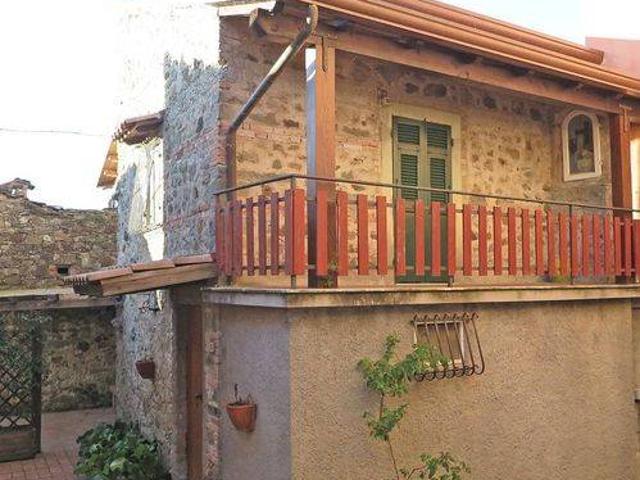 Villa in vendita a Bagnone MS