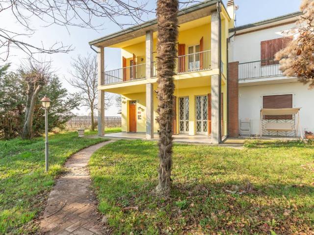 Villa in vendita a Bagnacavallo RA